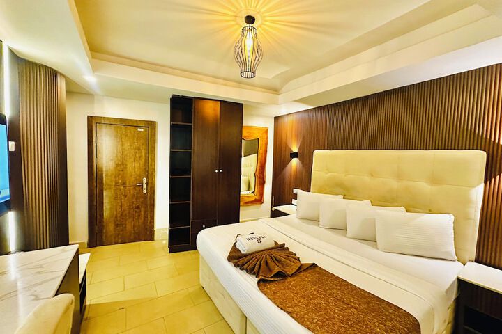 Room 17 of 51