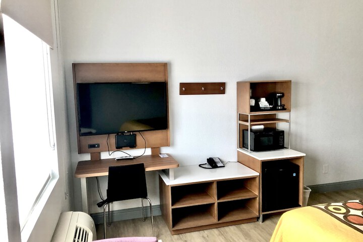Room 49 of 76