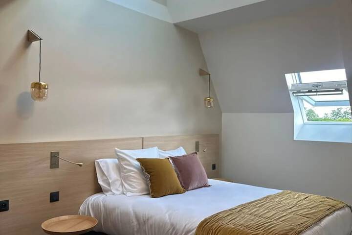 Room 5 of 109