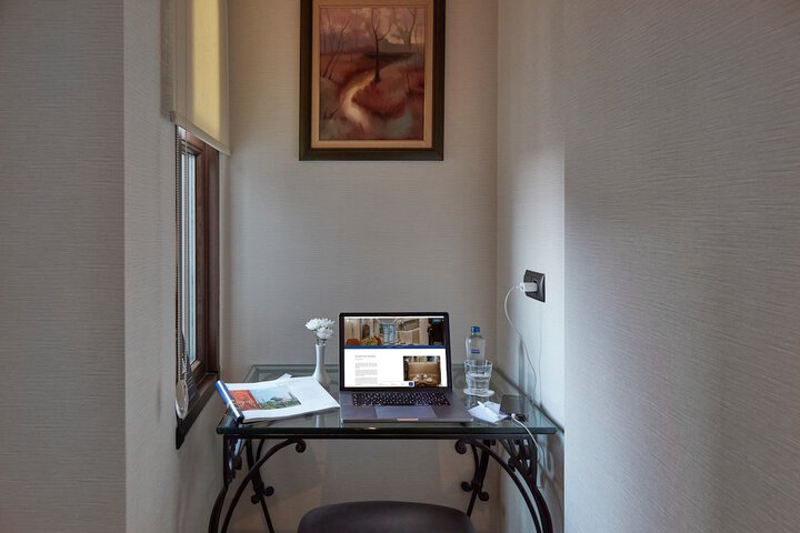 Room 30 of 81