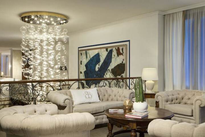 Entrance & Lobby