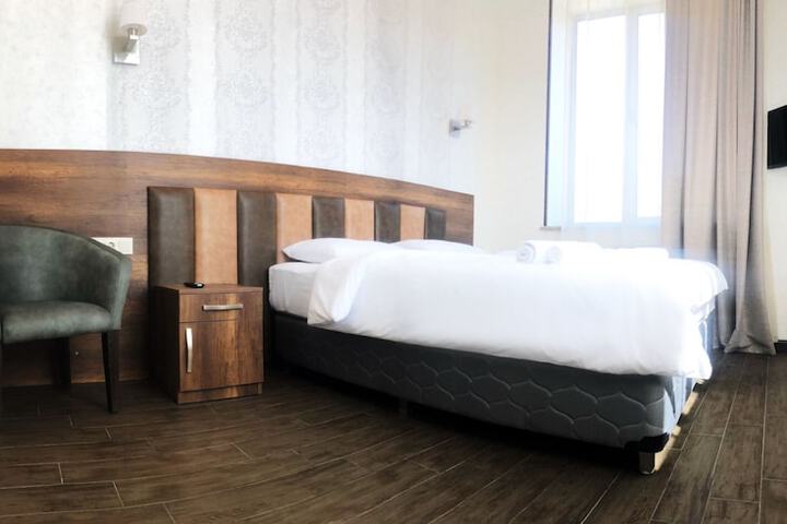Room 16 of 45
