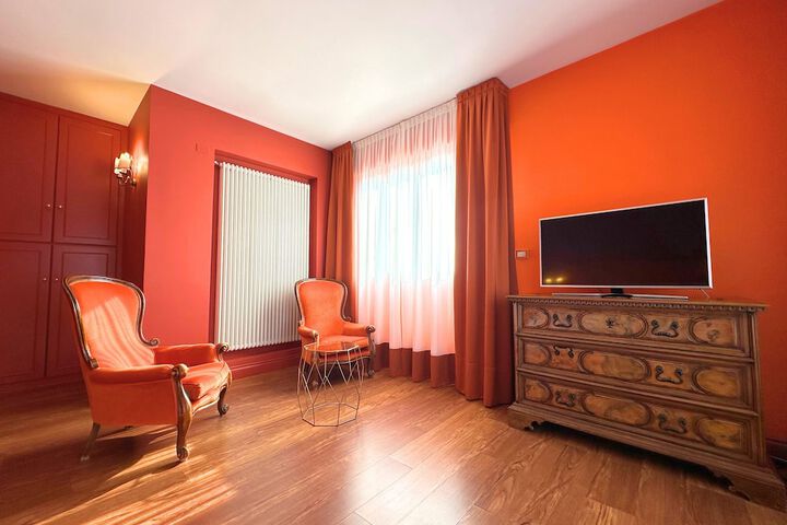 Room 26 of 71