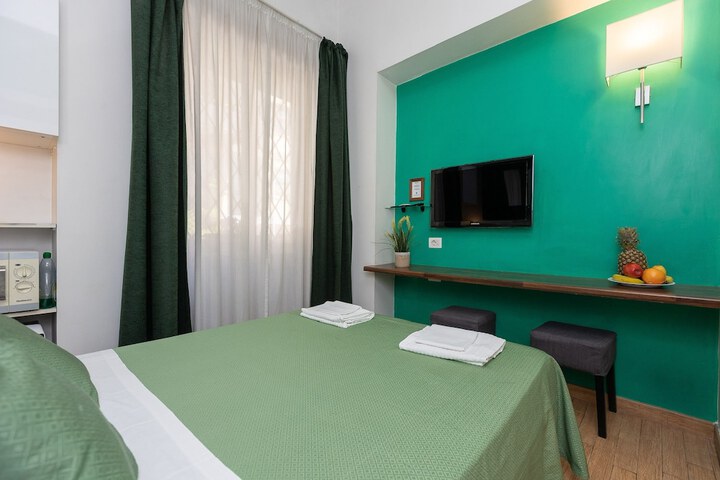 Room 16 of 79