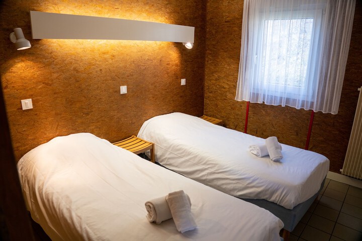Room 8 of 31