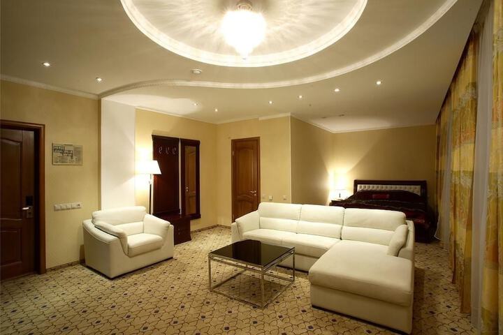 Room 8 of 36