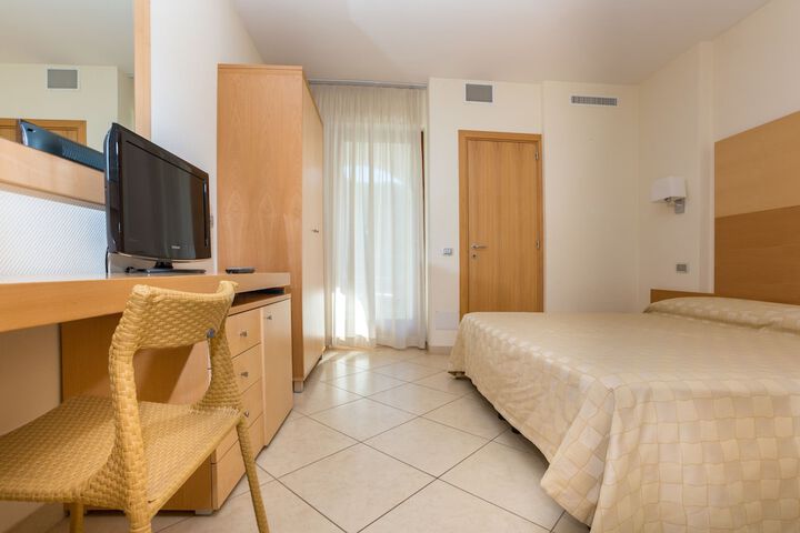 Room 15 of 75