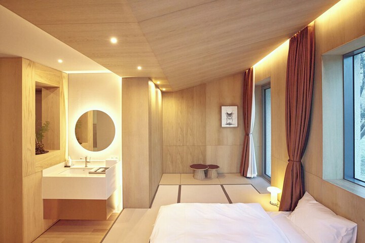 Room 12 of 85