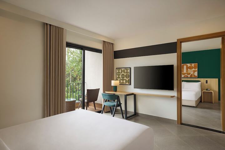 Room 9 of 25