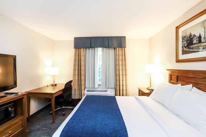 1 King Bed (17 of 40)