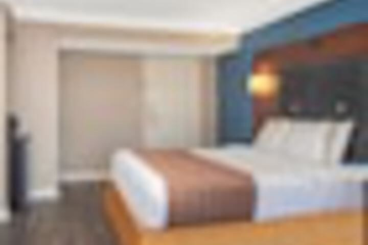 Room 14 of 42