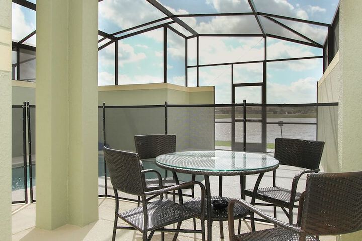 Terrace/Patio 18 of 19