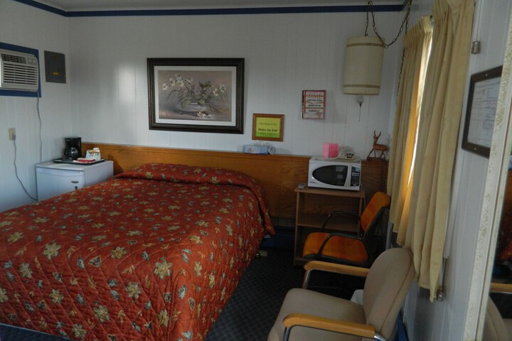 Room 3 of 10