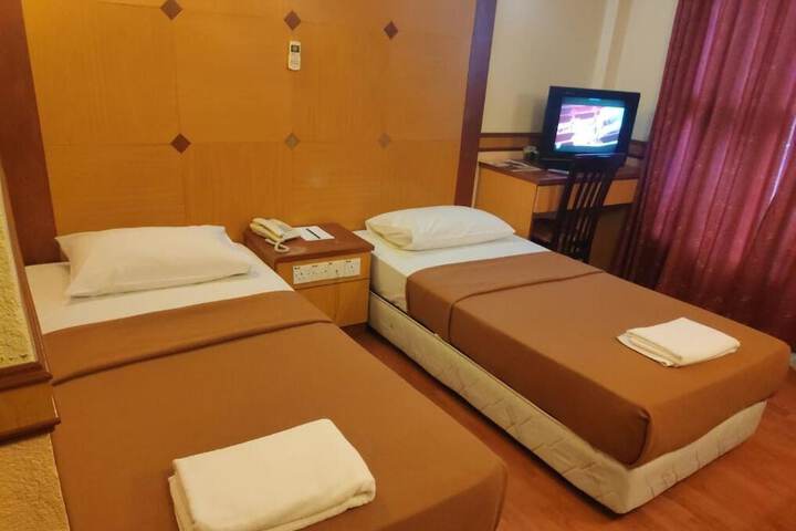 Room 6 of 48