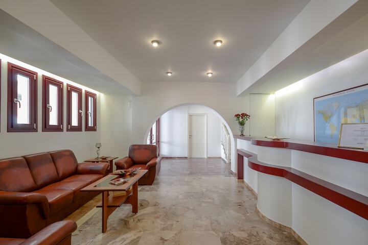 Guest Lobby