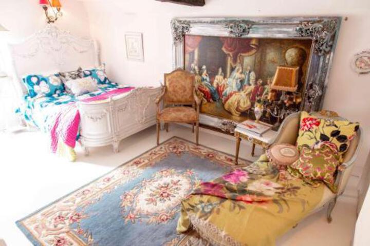 Room 3 of 23