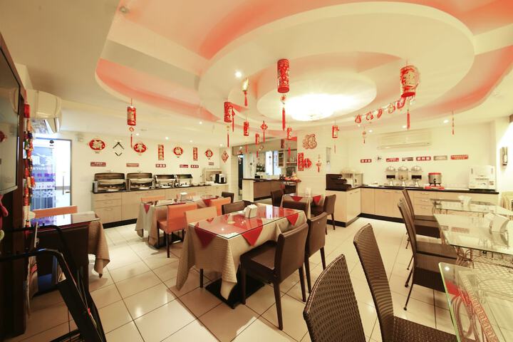 Dining 85 of 88