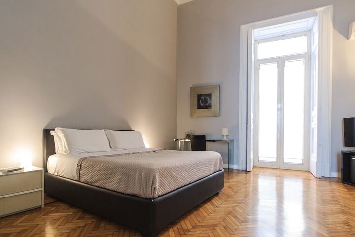 Room 10 of 30