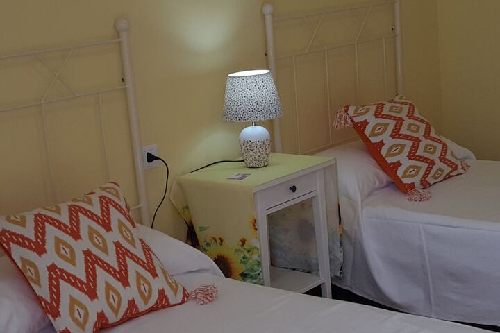 Room 4 of 16