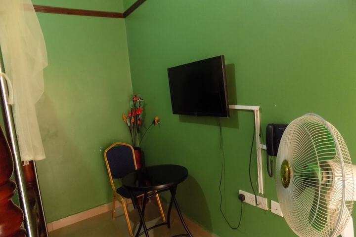 Room 10 of 46