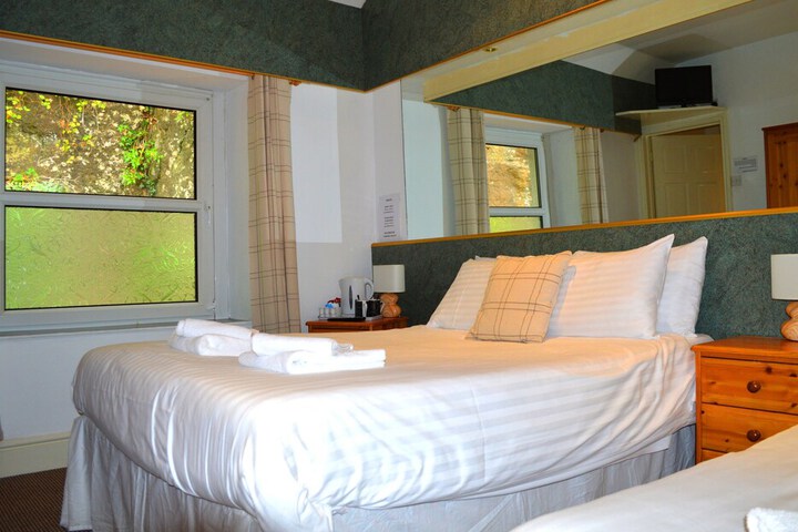 Room 6 of 47
