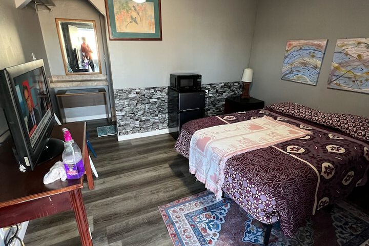 Room 5 of 17