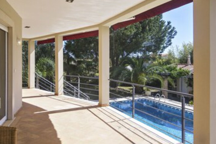 Casa Paraiso Large Villa in Vilamoura Central Algarve w Private P