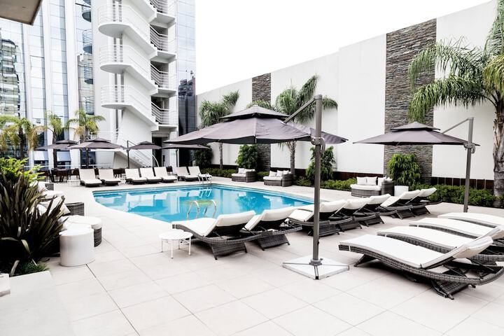 Hotel Pool