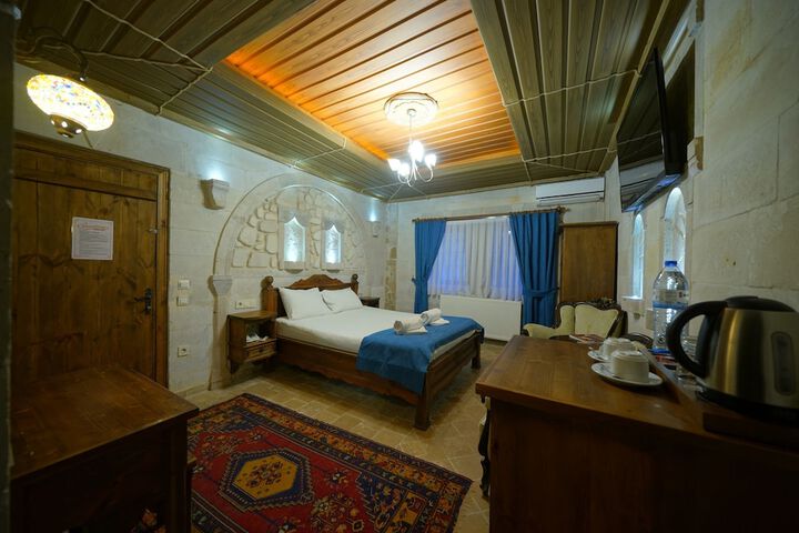 Room 12 of 113
