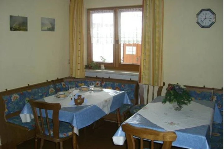 Dining 15 of 15