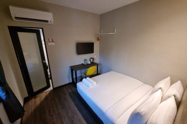 Room 85 of 138