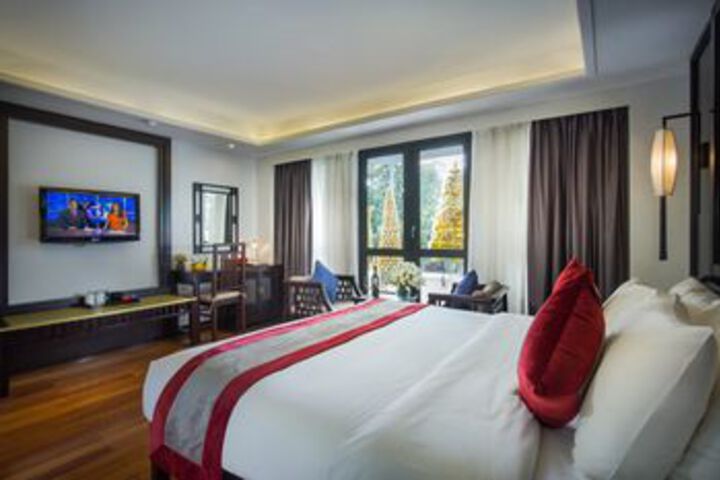 Hotel Suite Photo