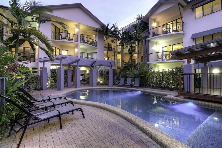 Hotel with Pool