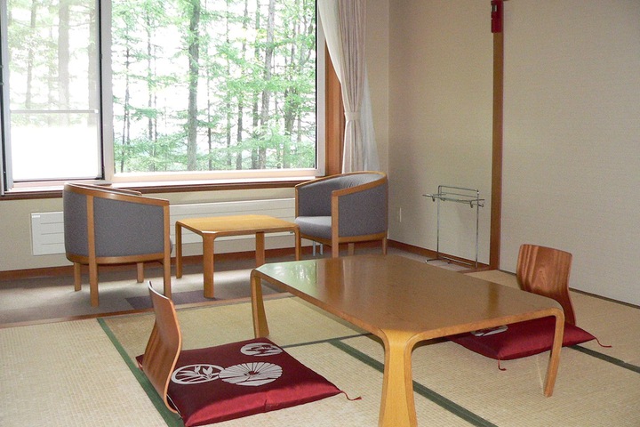 Room 9 of 43
