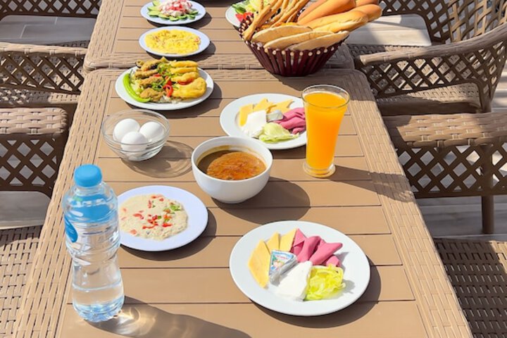 Breakfast/Coffee Service 60 of 80