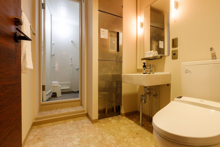 Room 46 of 111