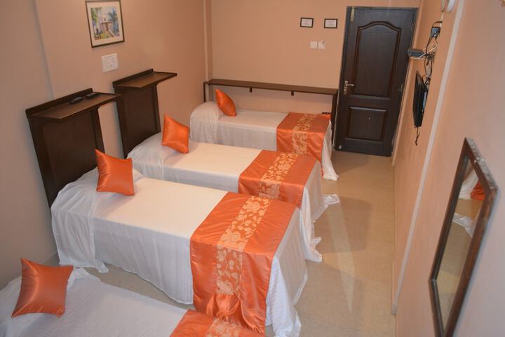 Room 4 of 37
