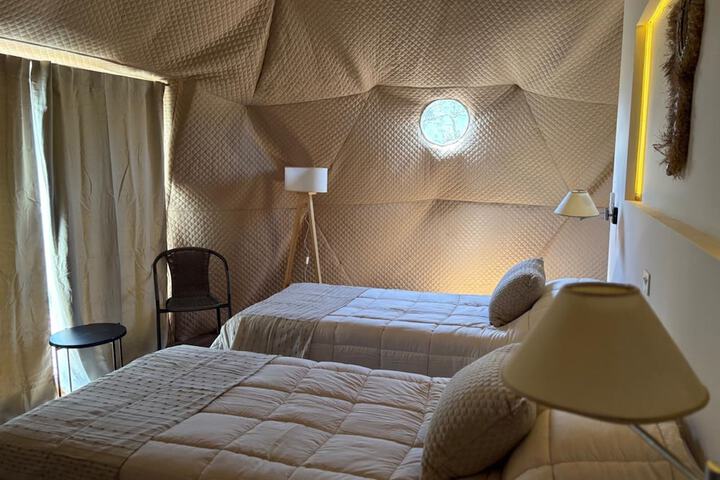 Room 6 of 83