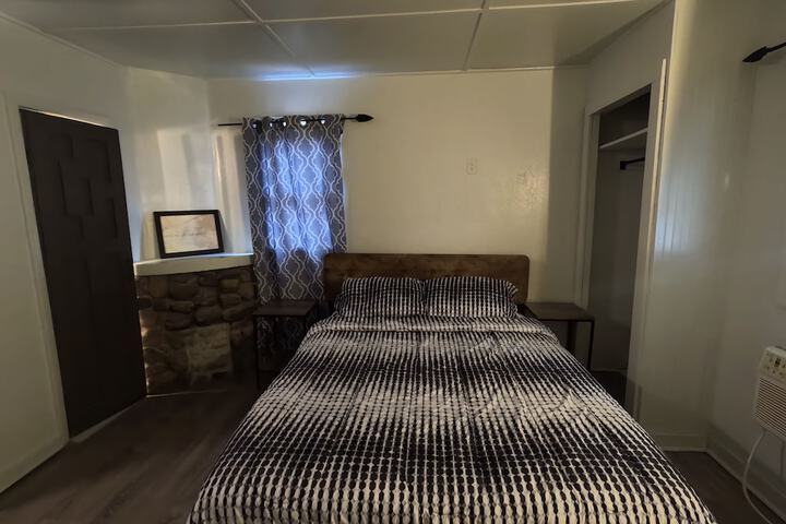 Room 28 of 66