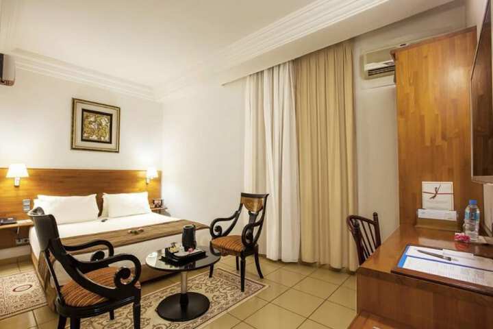 Room 14 of 32