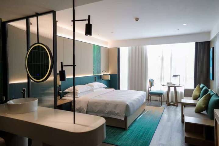 Room 36 of 70