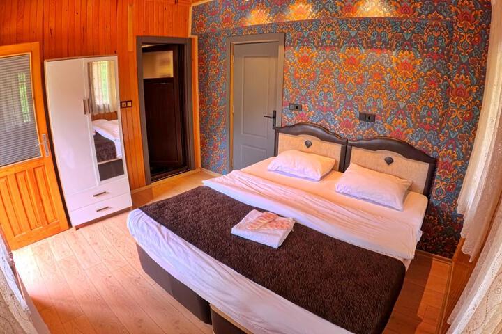 Room 22 of 65
