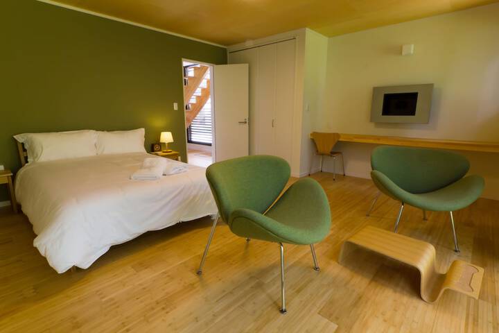 Room 4 of 38