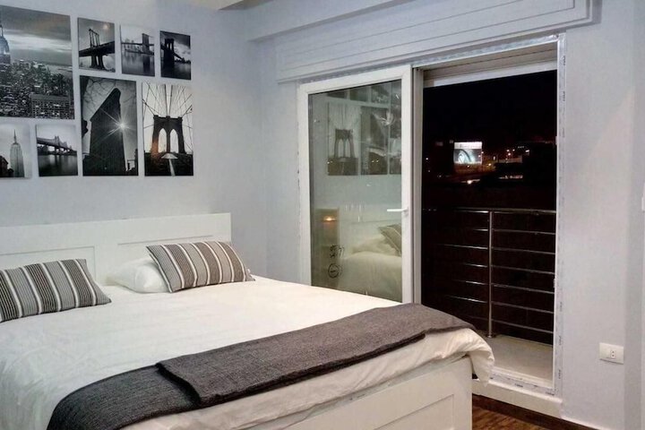 Room 7 of 18