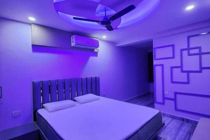 Room 3 of 12