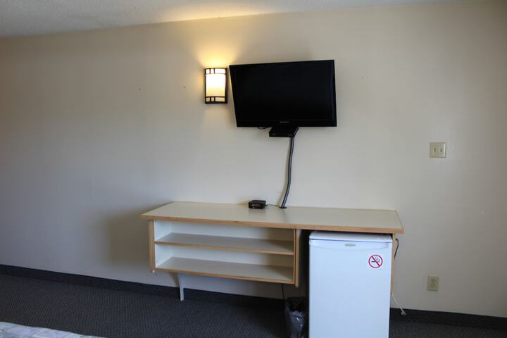 Room 11 of 28
