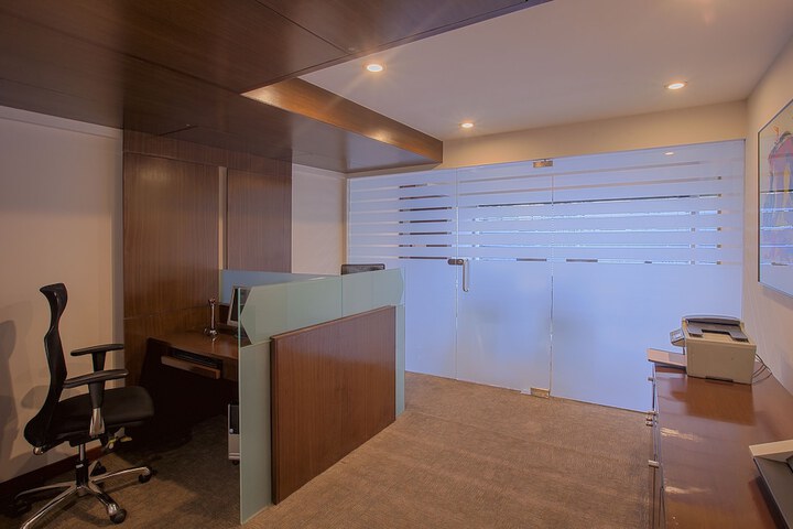 Business Center 23 of 24