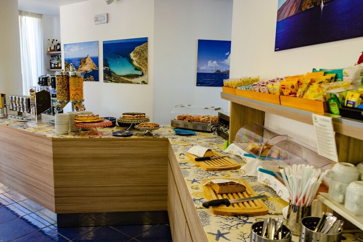 Breakfast/Coffee Service 18 of 38