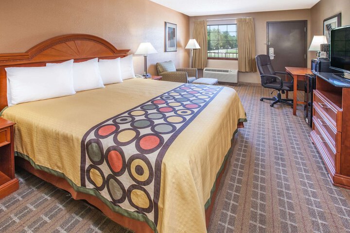 1 King Bed Mobility Accessible (10 of 13)