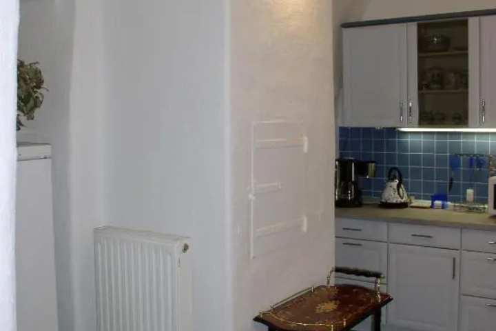 Room 8 of 18